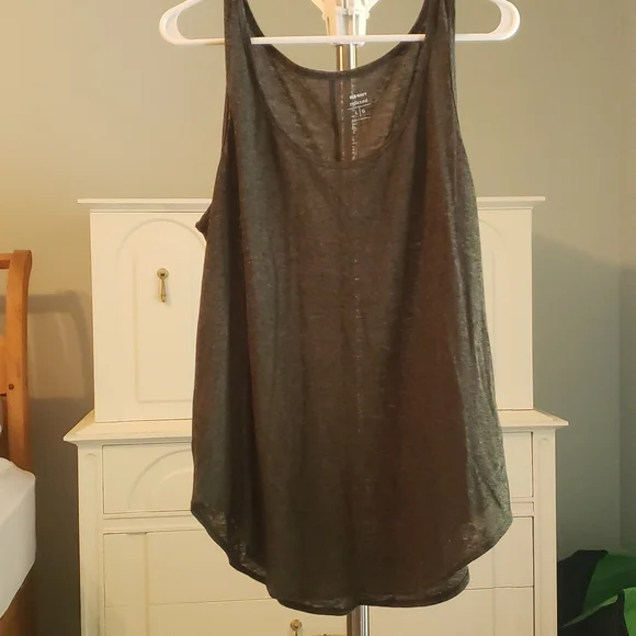 Tank - Picture 1 of 2